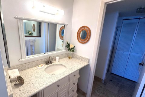 Condo in Jensen Beach, Florida, 2 bedrooms  № 2175389 - photo 18