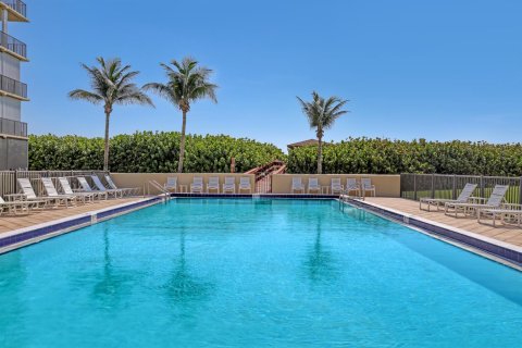 Condo in Jensen Beach, Florida, 2 bedrooms  № 2175389 - photo 28