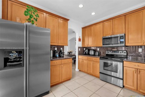 Touwnhouse à vendre à Miami, Floride: 4 chambres, 231.61 m2 № 1967972 - photo 16