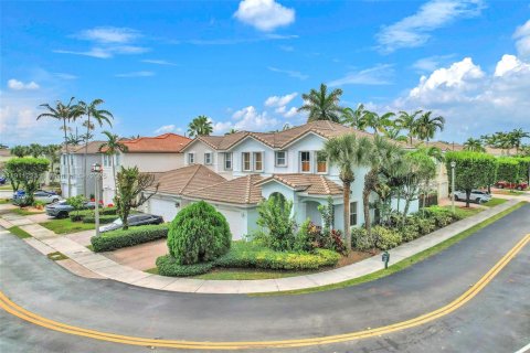 Touwnhouse à vendre à Miami, Floride: 4 chambres, 231.61 m2 № 1967972 - photo 2