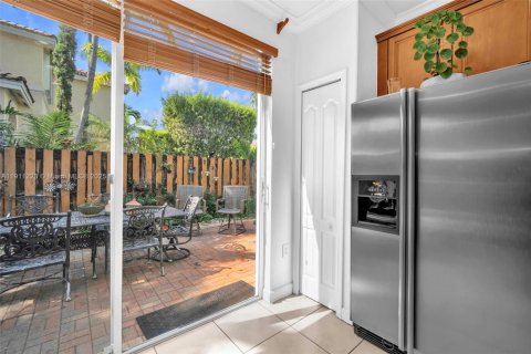 Touwnhouse à vendre à Miami, Floride: 4 chambres, 231.61 m2 № 1967972 - photo 19