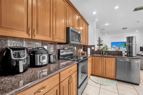 Touwnhouse à vendre à Miami, Floride: 4 chambres, 231.61 m2 № 1967972 - photo 14