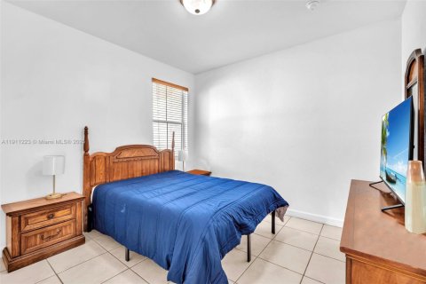 Touwnhouse à vendre à Miami, Floride: 4 chambres, 231.61 m2 № 1967972 - photo 24