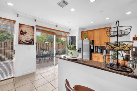 Touwnhouse à vendre à Miami, Floride: 4 chambres, 231.61 m2 № 1967972 - photo 20