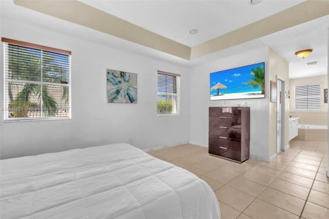 Touwnhouse à vendre à Miami, Floride: 4 chambres, 231.61 m2 № 1967972 - photo 29