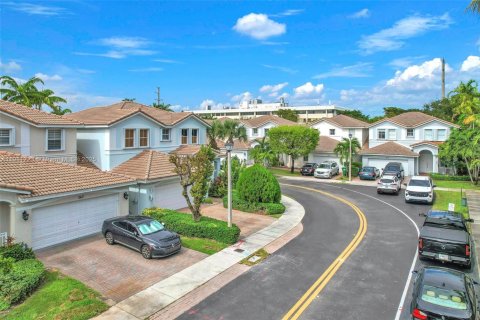 Touwnhouse à vendre à Miami, Floride: 4 chambres, 231.61 m2 № 1967972 - photo 6