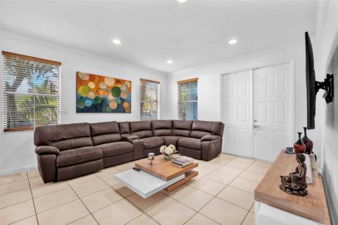 Touwnhouse à vendre à Miami, Floride: 4 chambres, 231.61 m2 № 1967972 - photo 9