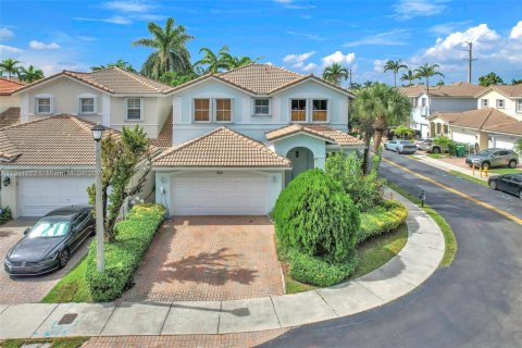 Touwnhouse à vendre à Miami, Floride: 4 chambres, 231.61 m2 № 1967972 - photo 7