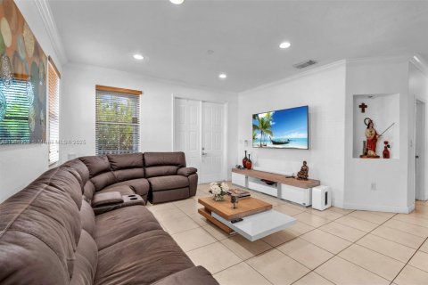 Touwnhouse à vendre à Miami, Floride: 4 chambres, 231.61 m2 № 1967972 - photo 10