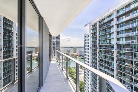 Condo in Miami, Florida, 2 bedrooms  № 2062409 - photo 3