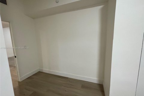 House in Miami Gardens, Florida 3 bedrooms, 157.38 sq.m. № 1930017 - photo 17