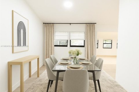 House in Miami Gardens, Florida 3 bedrooms, 157.38 sq.m. № 1930017 - photo 13