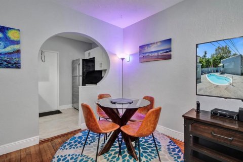 Apartamento en alquiler en Fort Lauderdale, Florida, 1 dormitorio, 92.44 m2 № 678814 - foto 1