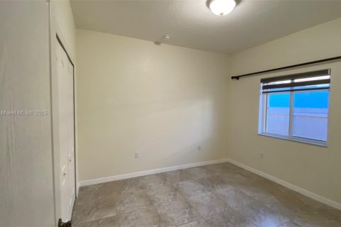 Casa en alquiler en Miami, Florida, 4 dormitorios, 148.64 m2 № 1954492 - foto 7