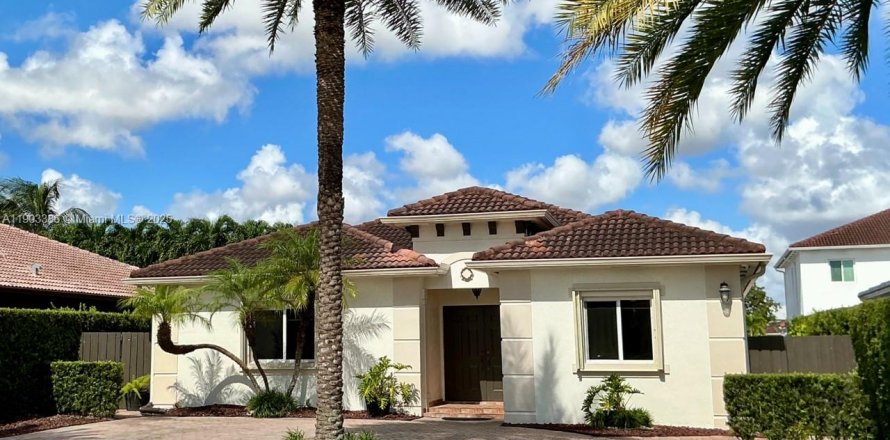 Casa en Miami, Florida 4 dormitorios, 148.64 m2 № 1954492