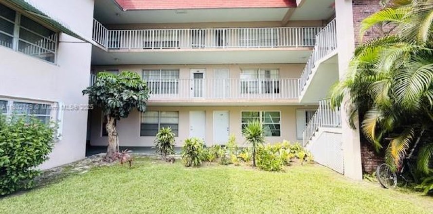 Condo à Lauderdale Lakes, Floride, 1 chambre № 1688707