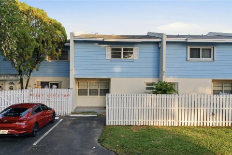 Снять в аренду кондоминиум в Катлер-Бей, Флорида 2 спальни, 135.45м2, № 1984321 - фото 15