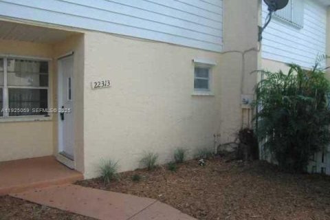 Снять в аренду кондоминиум в Катлер-Бей, Флорида 2 спальни, 135.45м2, № 1984321 - фото 1