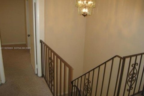 Снять в аренду кондоминиум в Катлер-Бей, Флорида 2 спальни, 135.45м2, № 1984321 - фото 5