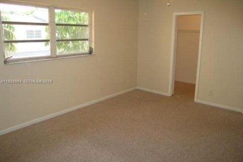 Снять в аренду кондоминиум в Катлер-Бей, Флорида 2 спальни, 135.45м2, № 1984321 - фото 8