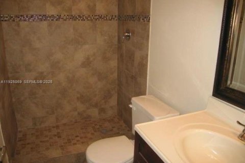 Снять в аренду кондоминиум в Катлер-Бей, Флорида 2 спальни, 135.45м2, № 1984321 - фото 14