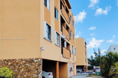 Condo à Miami, Floride, 2 chambres  № 2016095