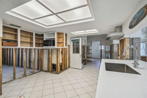Casa en venta en Crystal River, Florida, 3 dormitorios, 175.59 m2 № 1517579 - foto 14