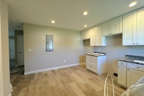 Appartement à louer à Floral City, Floride: 2 chambres, 86.4 m2 № 2358135 - photo 16