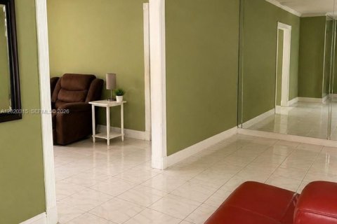 Villa ou maison à vendre à Miami, Floride: 3 chambres, 219.44 m2 № 2088261 - photo 9
