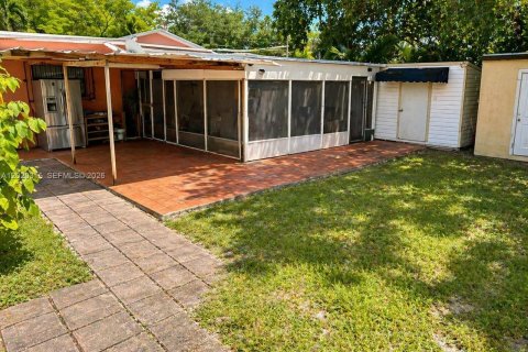 Villa ou maison à vendre à Miami, Floride: 3 chambres, 219.44 m2 № 2088261 - photo 3