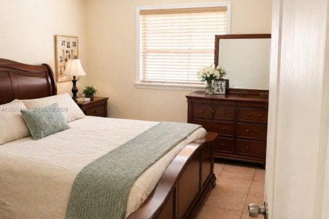 Villa ou maison à vendre à Miami, Floride: 3 chambres, 219.44 m2 № 2088261 - photo 16