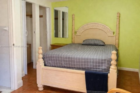 Villa ou maison à vendre à Miami, Floride: 3 chambres, 219.44 m2 № 2088261 - photo 21