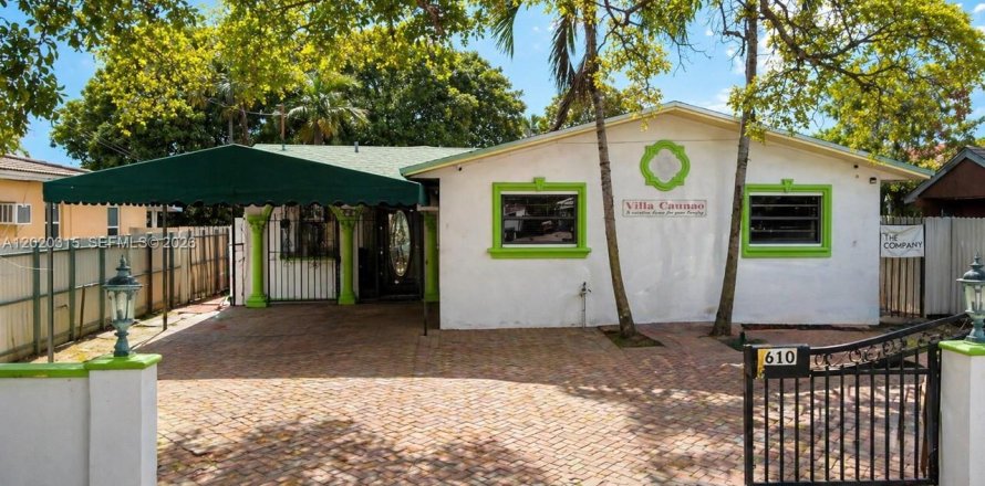 Villa ou maison à Miami, Floride 3 chambres, 219.44 m2 № 2088261
