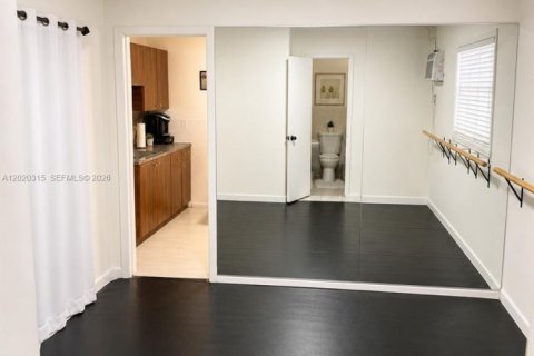 Villa ou maison à vendre à Miami, Floride: 3 chambres, 219.44 m2 № 2088261 - photo 22