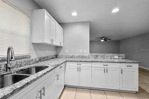 Villa ou maison à louer à Tampa, Floride: 3 chambres, 111.48 m2 № 2403175 - photo 5