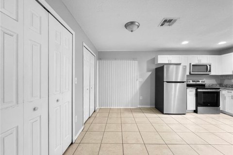Villa ou maison à louer à Tampa, Floride: 3 chambres, 111.48 m2 № 2403175 - photo 6