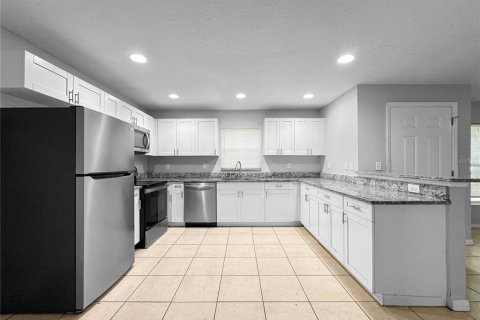 Villa ou maison à louer à Tampa, Floride: 3 chambres, 111.48 m2 № 2403175 - photo 3