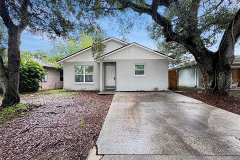Villa ou maison à Tampa, Floride 3 chambres, 111.48 m2 № 2403175