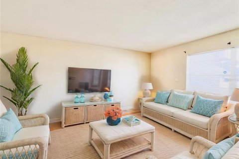 Appartement à louer à Titusville, Floride: 2 chambres, 65.96 m2 № 2386386 - photo 3