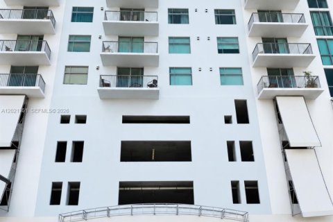 Condominio en venta en Hollywood, Florida, 2 dormitorios, 113.34 m2 № 2154199 - foto 2