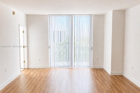 Condominio en venta en Hollywood, Florida, 2 dormitorios, 113.34 m2 № 2154199 - foto 9