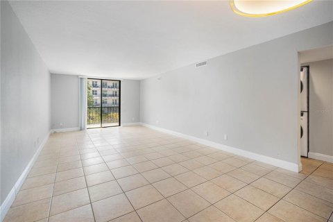 Copropriété à louer à Tampa, Floride: 2 chambres, 105.54 m2 № 1718221 - photo 11