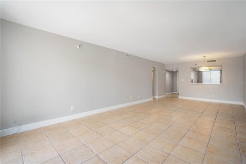 Copropriété à louer à Tampa, Floride: 2 chambres, 105.54 m2 № 1718221 - photo 10