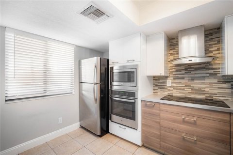 Copropriété à louer à Tampa, Floride: 2 chambres, 105.54 m2 № 1718221 - photo 6