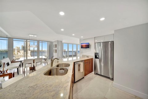 Снять в аренду кондоминиум в Майами, Флорида 2 спальни, 159.51м2, № 1963473 - фото 25