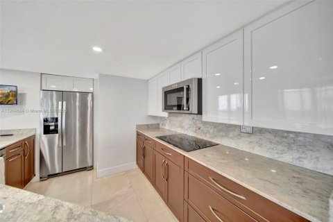 Снять в аренду кондоминиум в Майами, Флорида 2 спальни, 159.51м2, № 1963473 - фото 26
