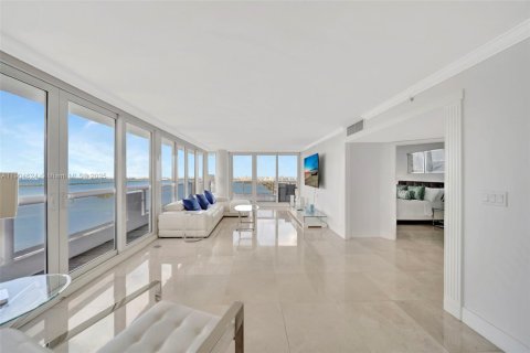 Снять в аренду кондоминиум в Майами, Флорида 2 спальни, 159.51м2, № 1963473 - фото 18