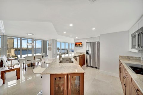 Снять в аренду кондоминиум в Майами, Флорида 2 спальни, 159.51м2, № 1963473 - фото 28