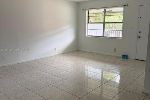 Copropriété à vendre à North Lauderdale, Floride: 1 chambre, 64.94 m2 № 2056103 - photo 6