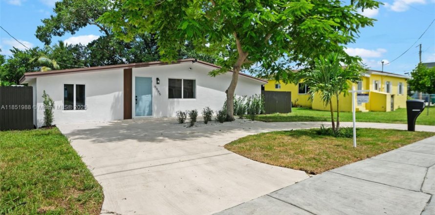 House in Miami, Florida 4 bedrooms, 124.58 sq.m. № 1881515